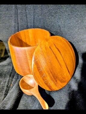Ryze wooden Canister with Lid and Scoop - Warm Honey Brown